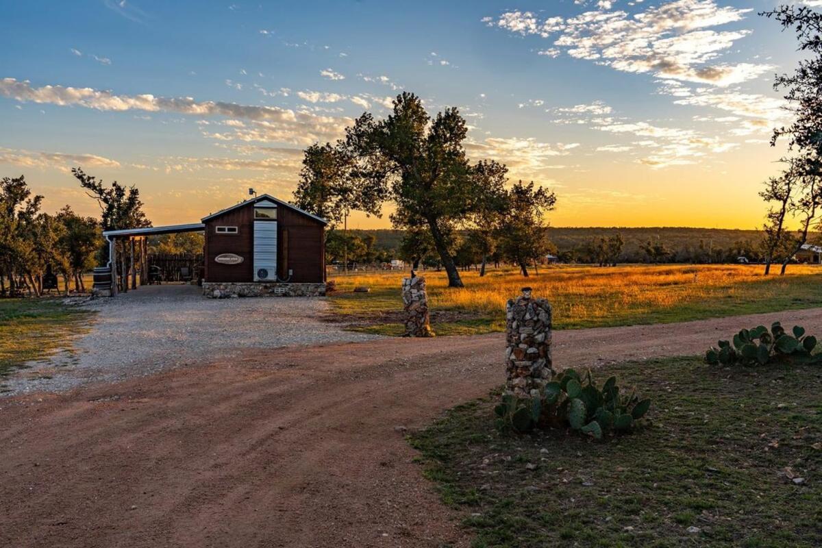 Rockin' R - Morning Star Cabin Фредеріксбург Екстер'єр фото