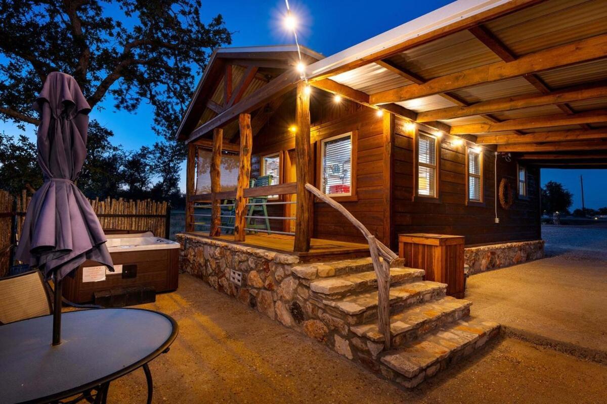 Rockin' R - Morning Star Cabin Фредеріксбург Екстер'єр фото