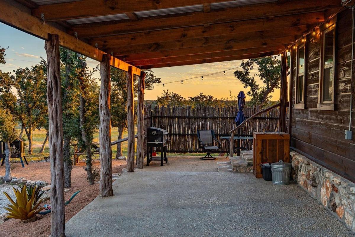 Rockin' R - Morning Star Cabin Фредеріксбург Екстер'єр фото