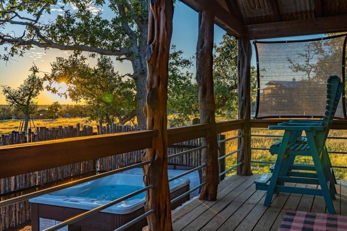 Rockin' R - Morning Star Cabin Фредеріксбург Екстер'єр фото