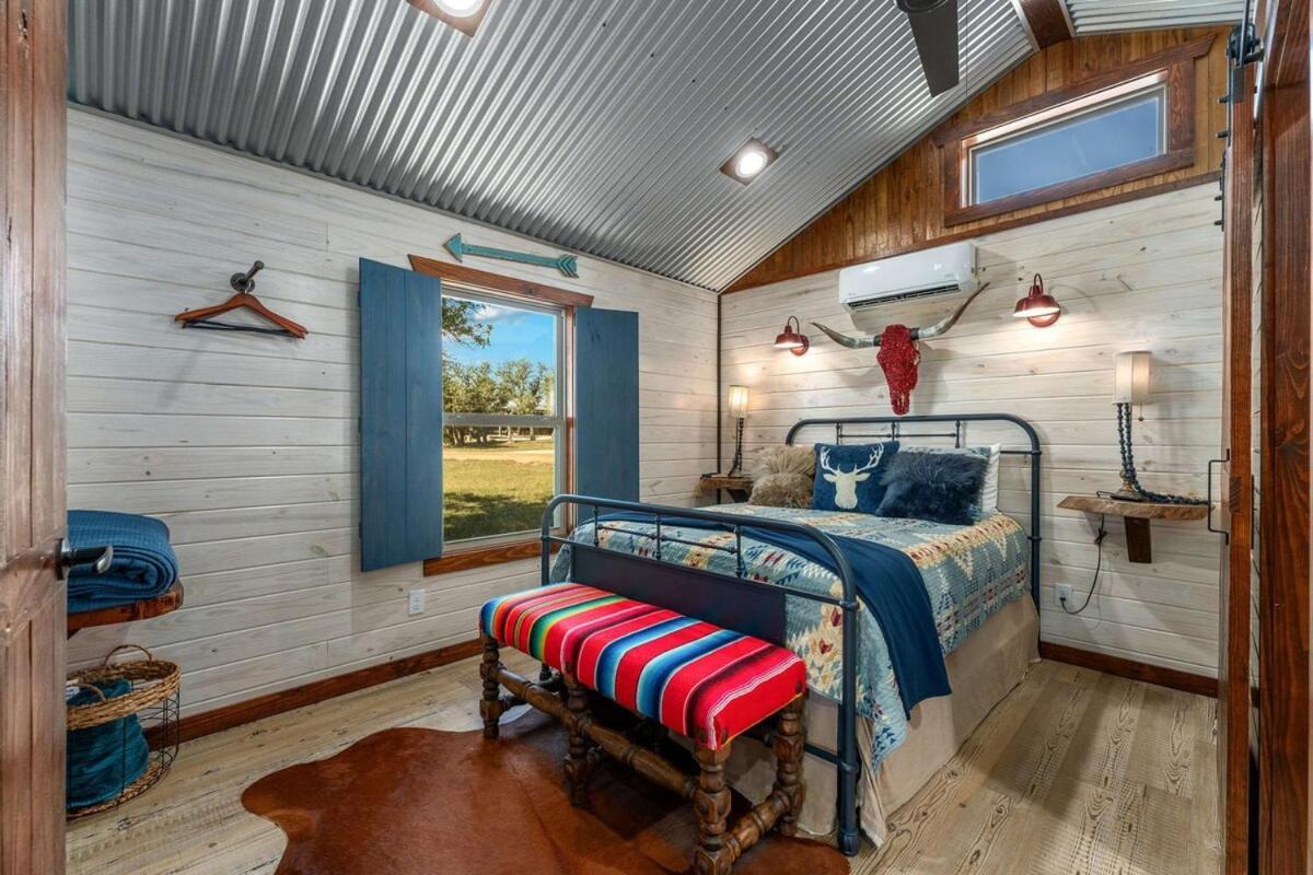 Rockin' R - Morning Star Cabin Фредеріксбург Екстер'єр фото
