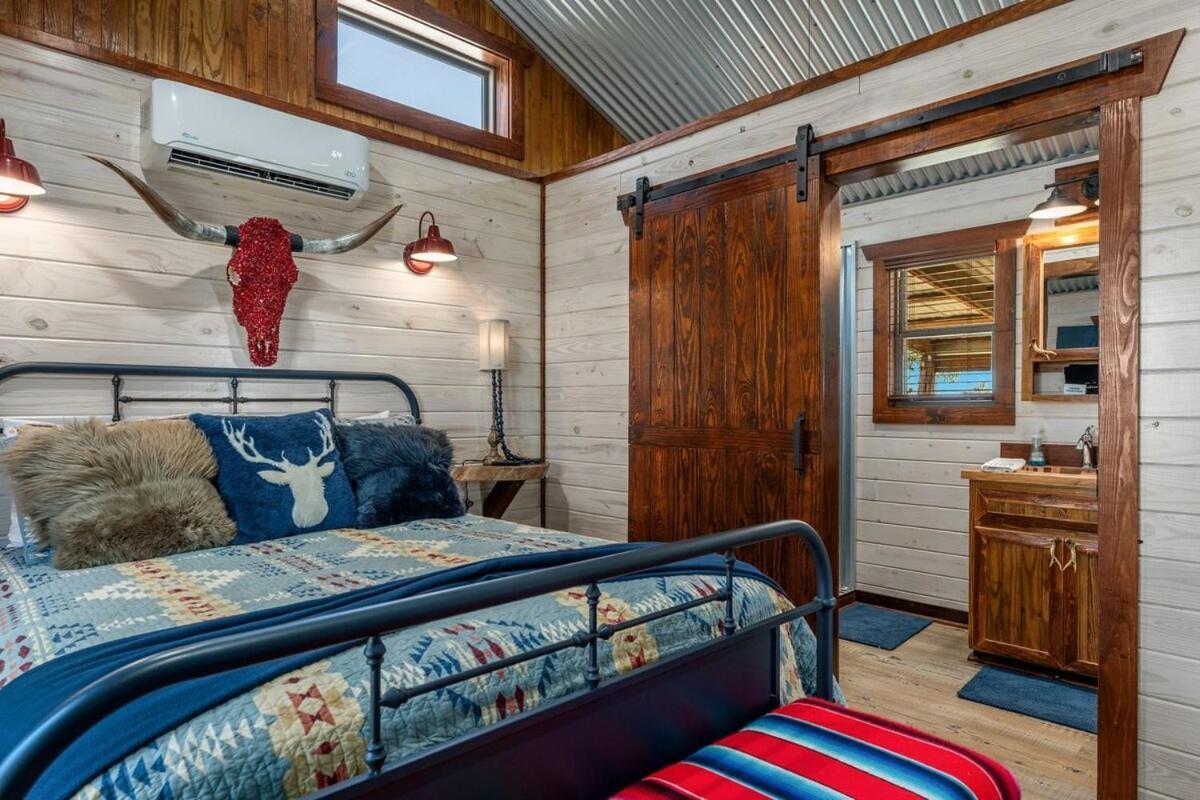 Rockin' R - Morning Star Cabin Фредеріксбург Екстер'єр фото