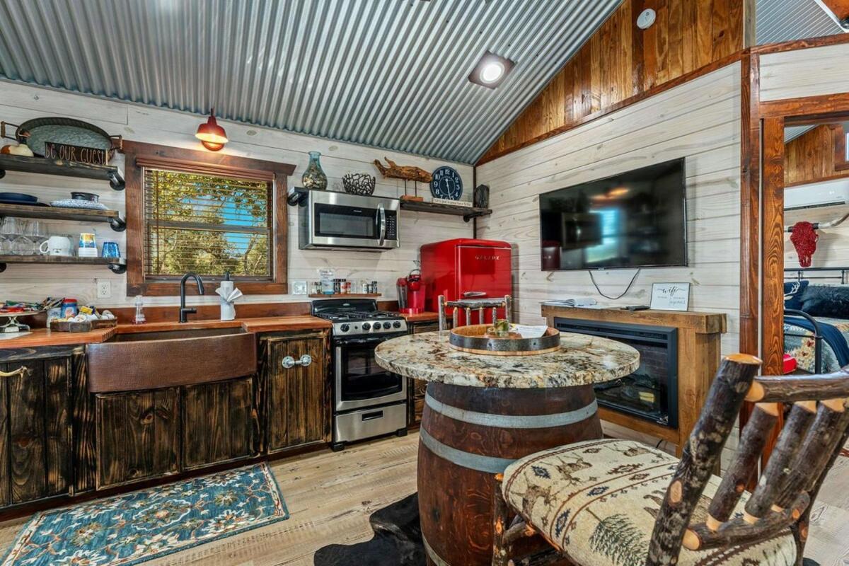 Rockin' R - Morning Star Cabin Фредеріксбург Екстер'єр фото